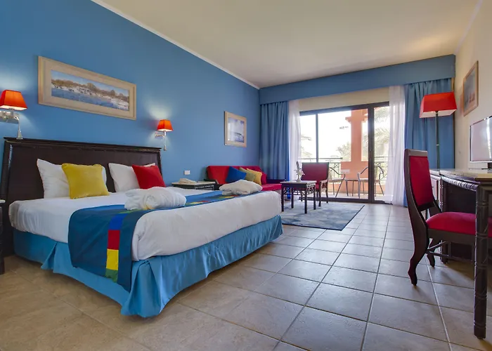אתר נופש Parrotel Aqua Park 4*