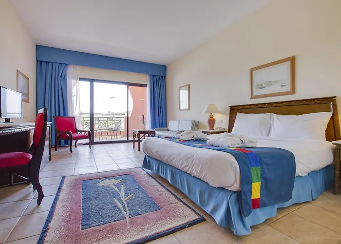 אתר נופש Parrotel Aqua Park 4*