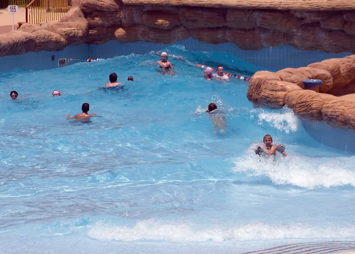 אתר נופש Parrotel Aqua Park