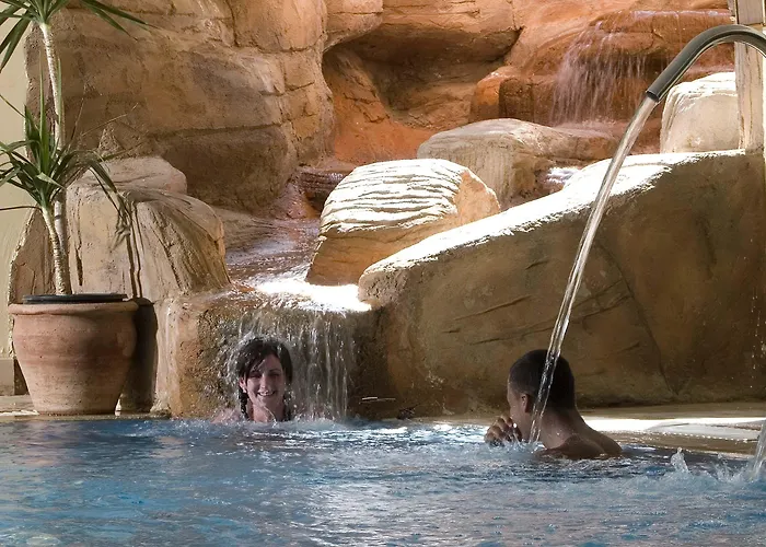 אתר נופש Parrotel Aqua Park 4*