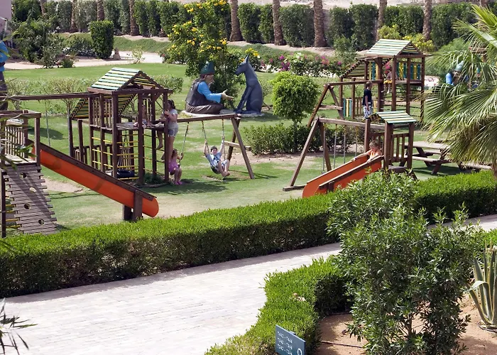 Parrotel Aqua Park אתר נופש