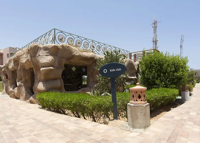 אתר נופש Parrotel Aqua Park 4*