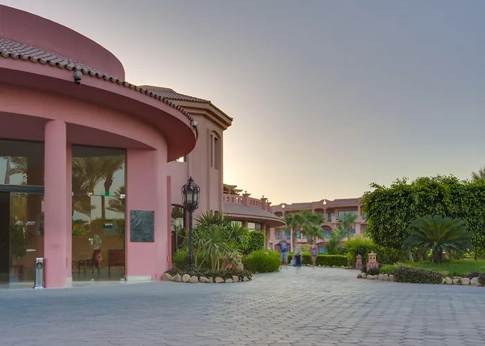 אתר נופש Parrotel Aqua Park 4*