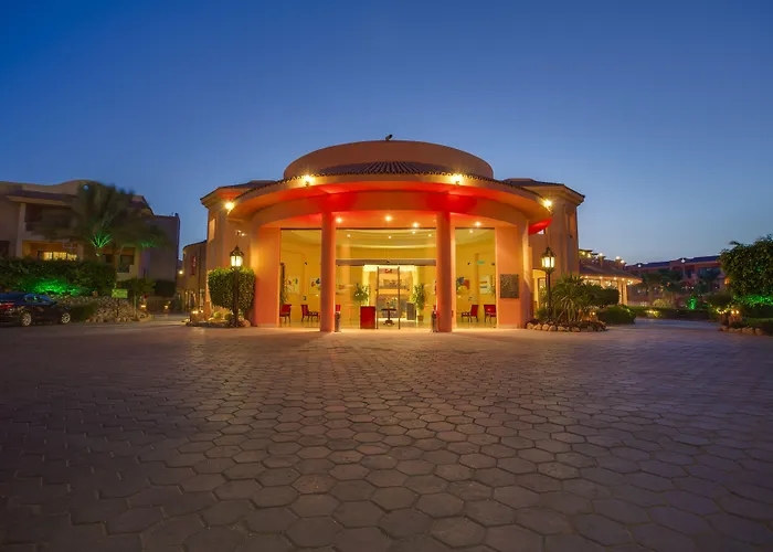 אתר נופש Parrotel Aqua Park 4*