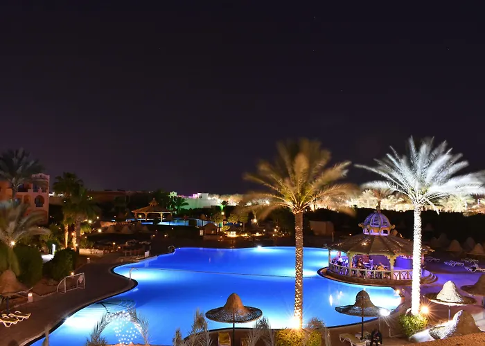 Parrotel Aqua Park 4*