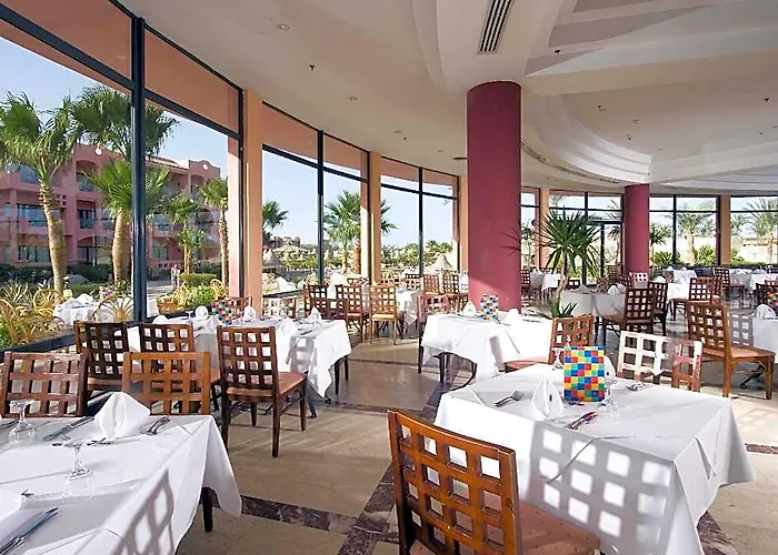 אתר נופש Parrotel Aqua Park 4*