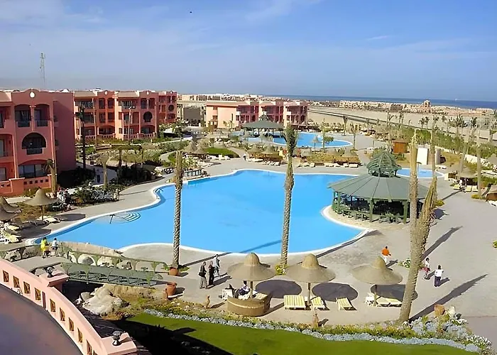 אתר נופש Parrotel Aqua Park 4*