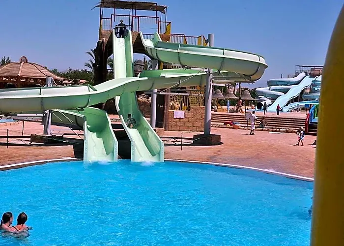 Parrotel Aqua Park אתר נופש