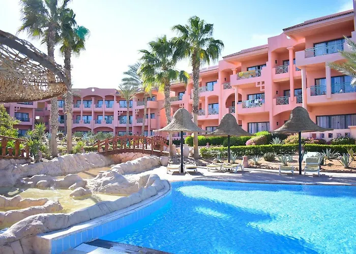אתר נופש Parrotel Aqua Park
